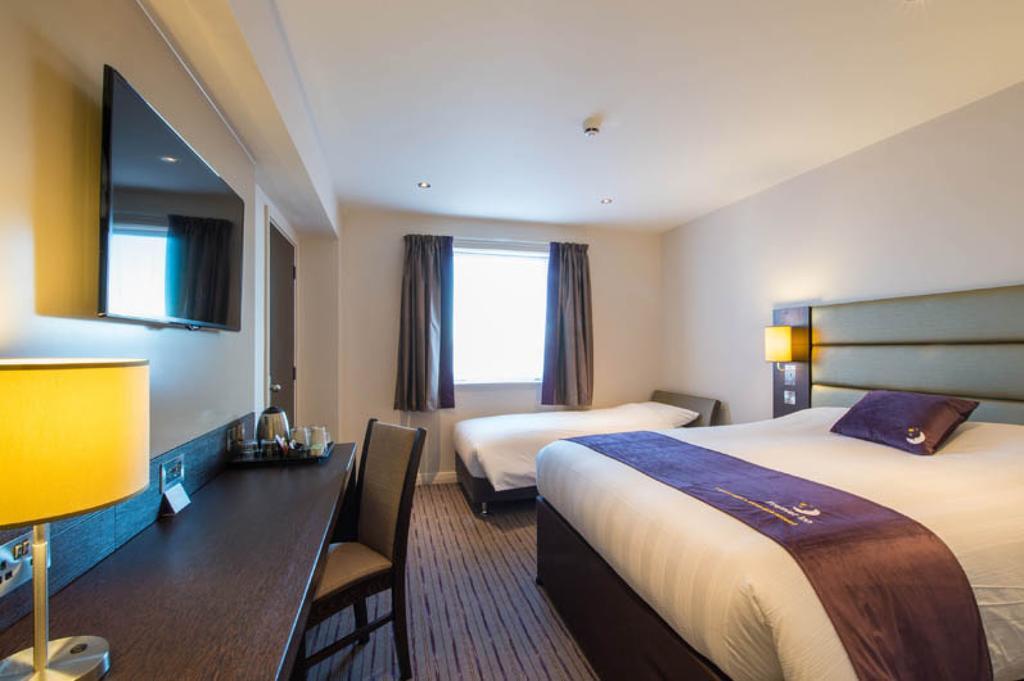 Premier Inn Aberdeen City Centre חדר תמונה