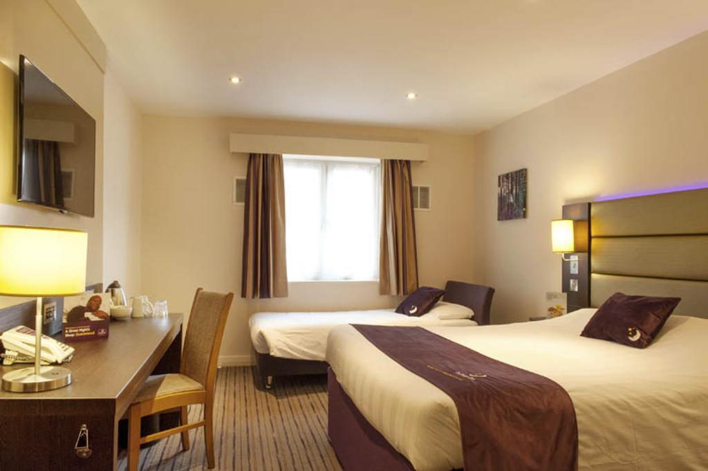 Premier Inn Aberdeen City Centre חדר תמונה