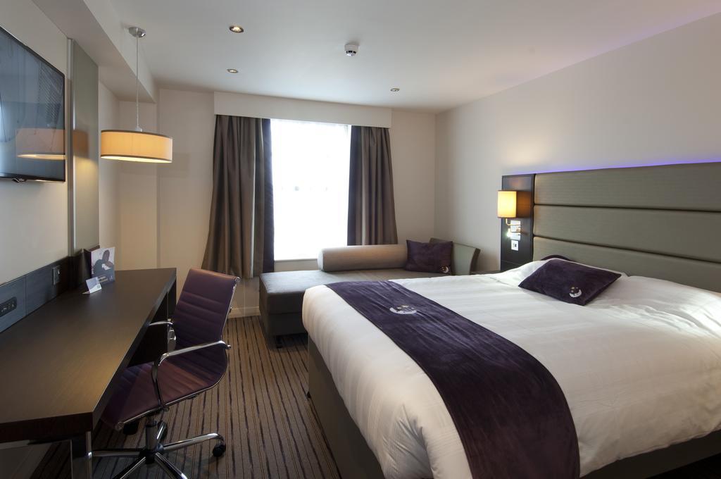 Premier Inn Aberdeen City Centre חדר תמונה