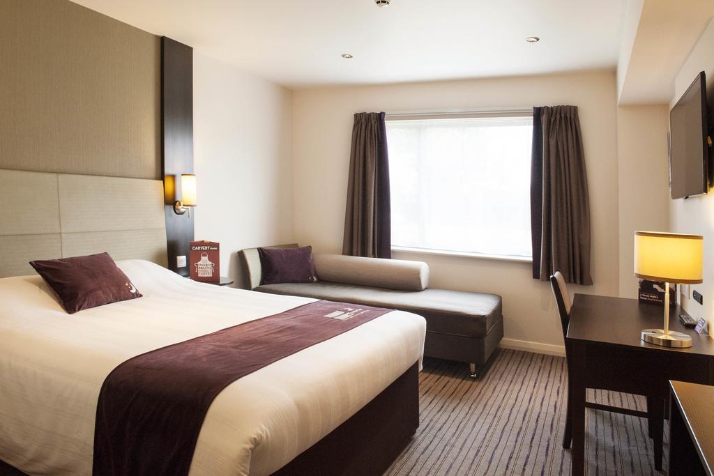 Premier Inn Aberdeen City Centre חדר תמונה