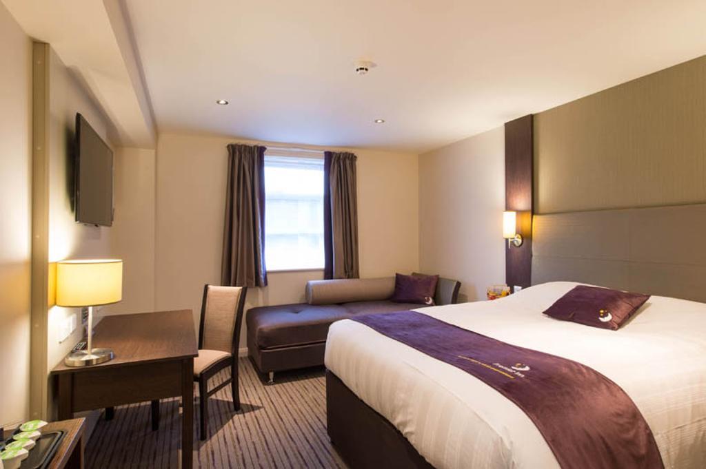 Premier Inn Aberdeen City Centre חדר תמונה