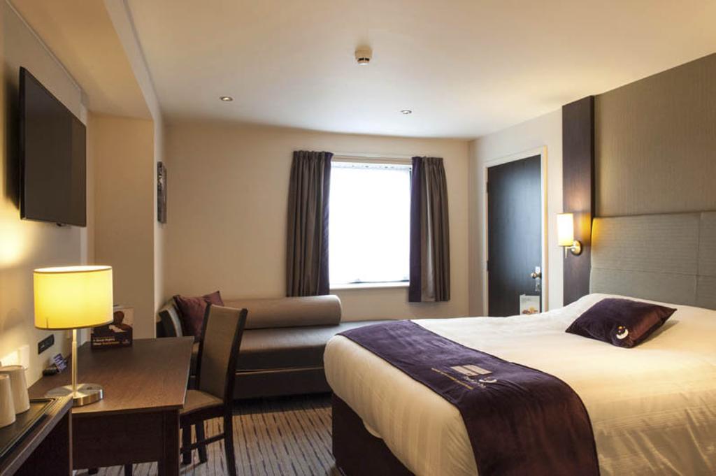 Premier Inn Aberdeen City Centre חדר תמונה