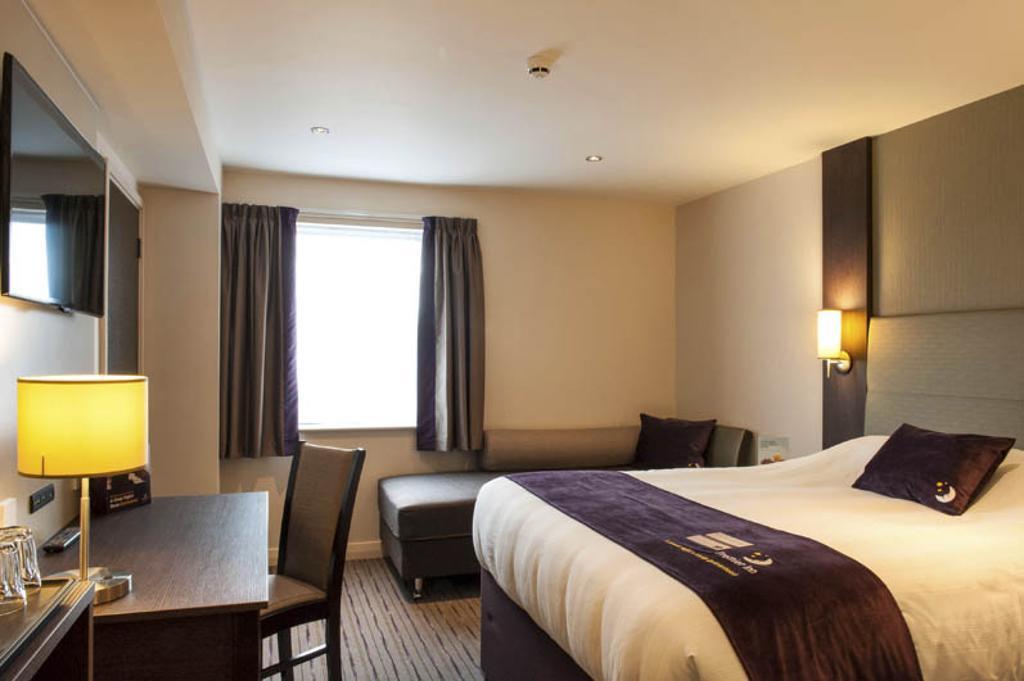 Premier Inn Aberdeen City Centre חדר תמונה